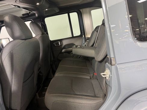 Used 2025 Jeep Wrangler Unlimited Sahara w/ Safety Group AWD/4WD image 28