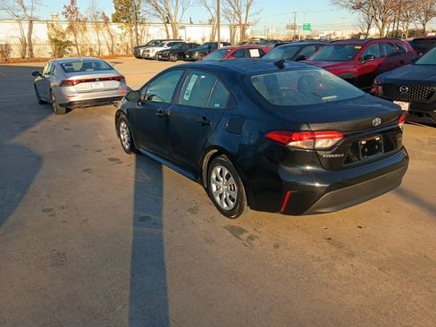 Used 2024 Toyota Corolla LE image 3