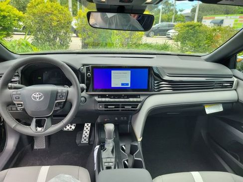 Used 2026 Toyota Camry SE w/ Multimedia Upgrade Package image 7