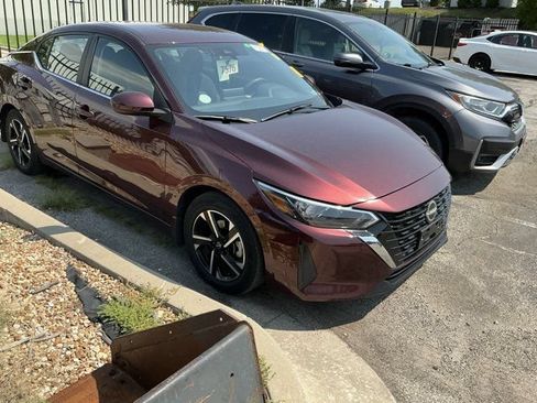 Used 2025 Nissan Sentra SV FWD image 5