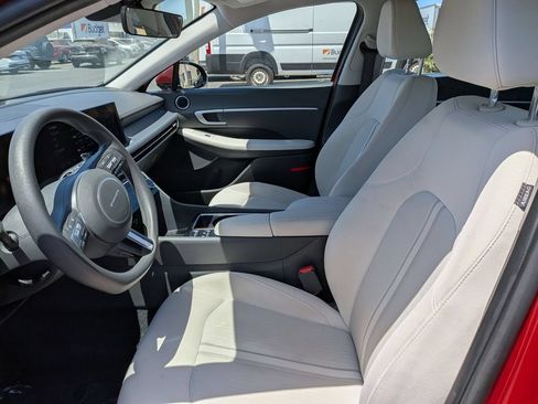 Used 2025 Hyundai Sonata SEL FWD image 15