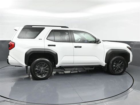 Used 2025 Toyota 4Runner SR5 AWD/4WD image 27