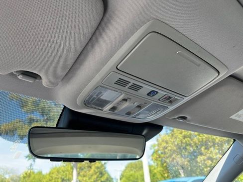 Used 2018 Honda Accord Touring image 8