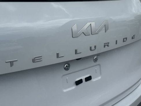 Used 2024 Kia Telluride S FWD image 11