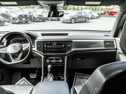 Used 2023 Volkswagen Atlas Cross Sport SEL R-Line AWD/4WD image 7