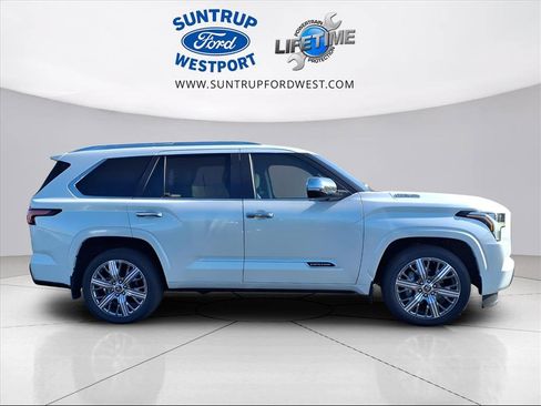 Used 2024 Toyota Sequoia Capstone image 20