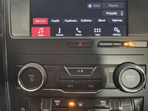 Used 2018 Ford Explorer XLT w/ Equipment Group 201A image 23