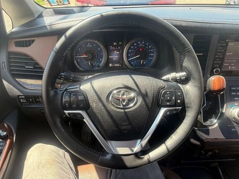 Used 2019 Toyota Sienna Limited Premium AWD/4WD image 23