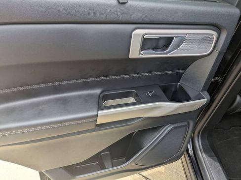 Used 2023 Ford Explorer Limited w/ Equipment Group 301A image 11