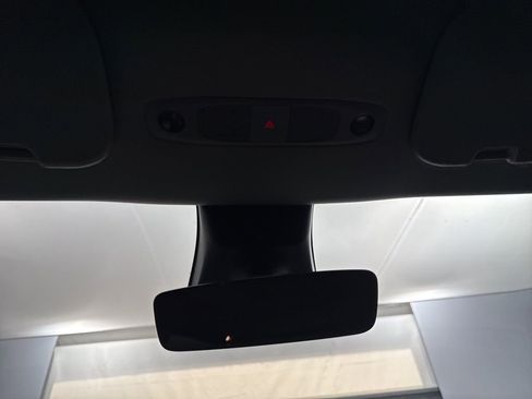 Used 2022 Tesla Model Y Long Range image 23