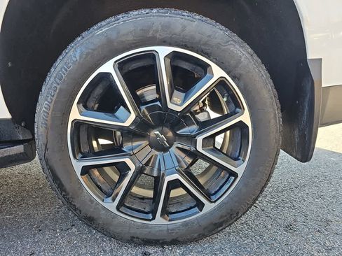 Used 2022 Chevrolet Suburban RST w/ Luxury Package image 10