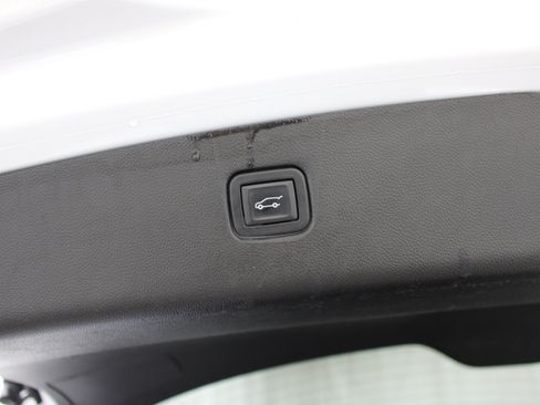 Used 2022 Chevrolet Blazer LT FWD image 24