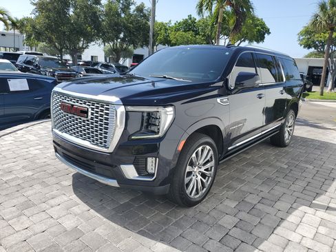 Used 2021 GMC Yukon XL Denali w/ Denali Premium Package RWD image 3