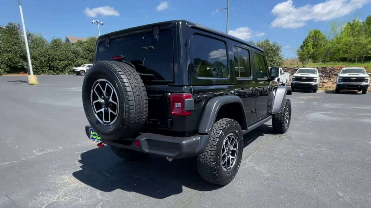Used 2025 Jeep Wrangler Unlimited Rubicon AWD/4WD image 8