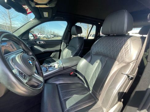 Used 2020 BMW X5 M50i w/ Executive Package image 21