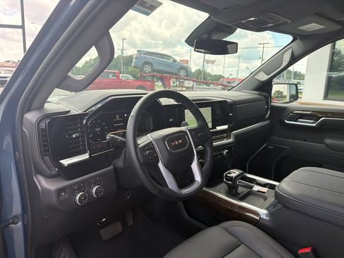 Used 2026 GMC Sierra 1500 Elevation w/ Elevation Premium Package AWD/4WD image 4