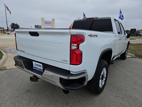 Used 2020 Chevrolet Silverado 2500 LTZ image 6