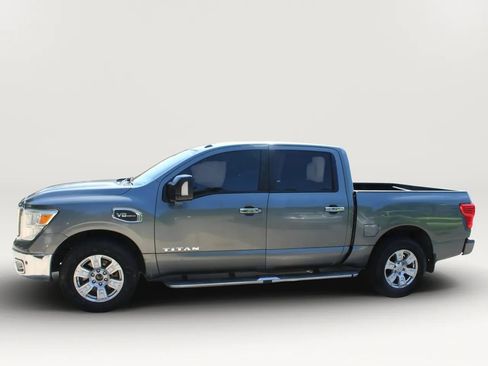 Used 2017 Nissan Titan SV AWD/4WD image 5