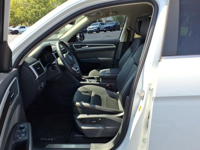 Used 2022 Volkswagen Atlas SE FWD image 4