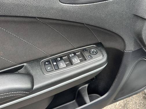 Used 2022 Dodge Charger R/T RWD image 11