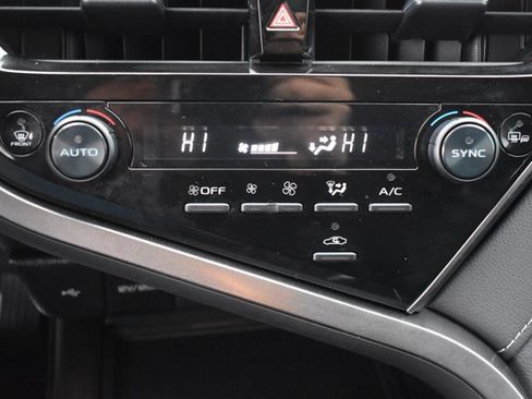 Used 2024 Toyota Camry SE image 25