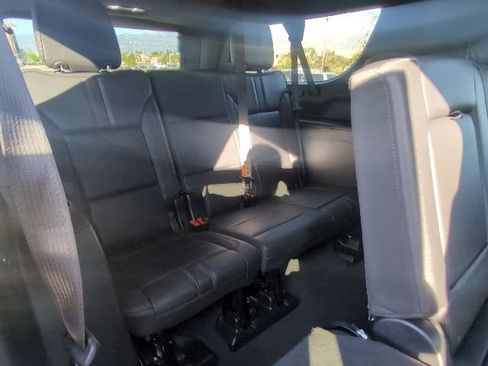 Used 2025 Chevrolet Suburban RST w/ Comfort Package AWD/4WD image 32