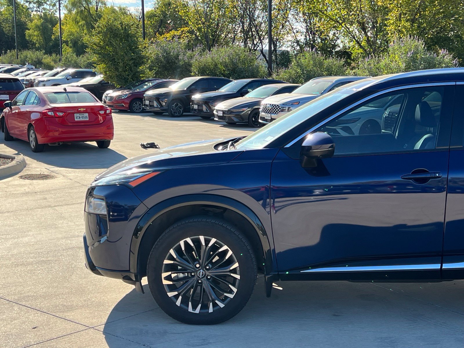 Used 2024 Nissan Rogue Platinum FWD image 7