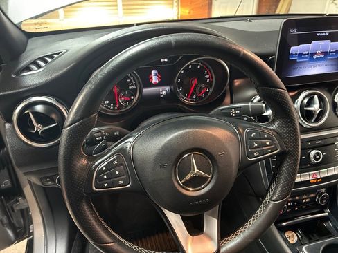 Used 2018 Mercedes-Benz GLA 250 4MATIC image 17