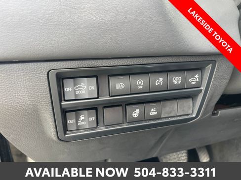 Used 2023 Toyota Tundra Platinum AWD/4WD image 27