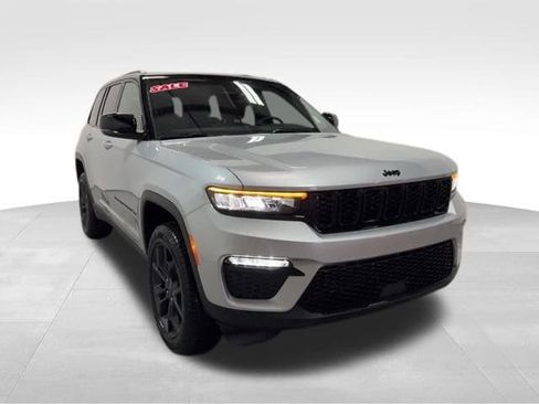 New 2025 Jeep Grand Cherokee Limited image 2