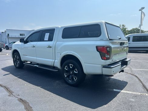 Used 2021 Nissan Titan Platinum Reserve w/ Moonroof Package AWD/4WD image 5