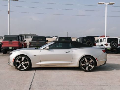 Used 2019 Chevrolet Camaro LT image 4