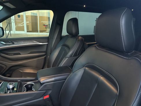 Used 2025 Jeep Grand Cherokee L Limited w/ Black Appearance Package image 8