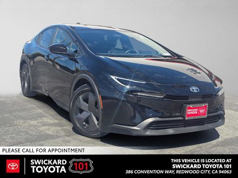 Used 2023 Toyota Prius LE FWD image 1