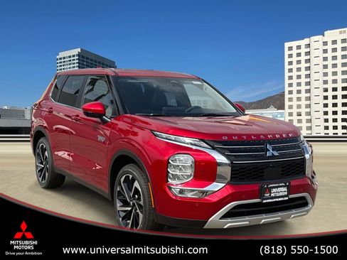 New 2025 Mitsubishi Outlander 4WD Plug-In Hybrid image 1