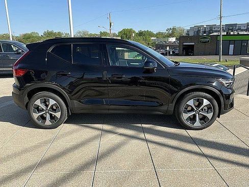New 2026 Volvo XC40 B5 Plus w/ Climate Package AWD/4WD image 7