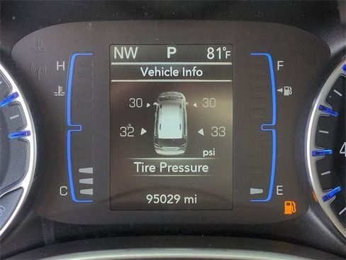 Certified 2021 Chrysler Voyager Lxi image 29