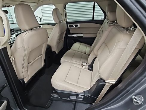 Used 2022 Ford Explorer XLT w/ Equipment Group 202A image 30