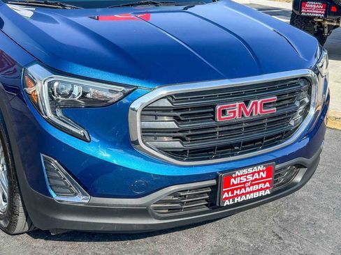 Used 2020 GMC Terrain SLE w/ LPO, Cargo Package FWD image 6