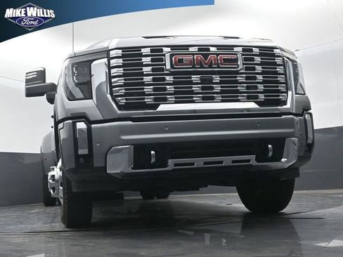 Used 2025 GMC Sierra 3500 Denali w/ Denali Reserve Package AWD/4WD image 18