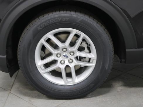 New 2026 Ford Explorer Active RWD image 18