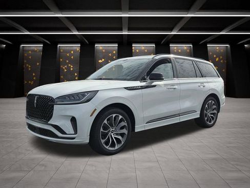 New 2026 Lincoln Aviator 2WD image 4