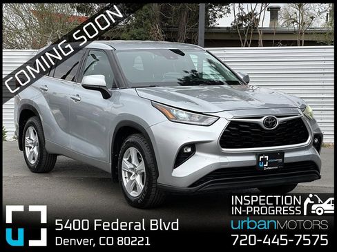 Used 2020 Toyota Highlander LE image 1