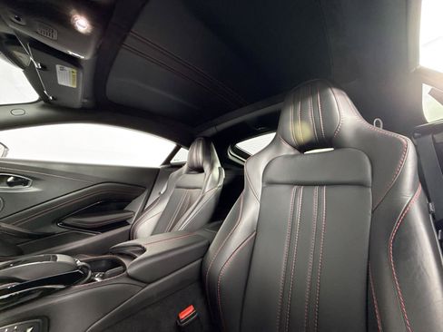 Used 2020 Aston Martin V8 Vantage Coupe RWD image 35