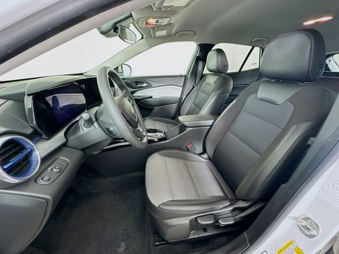 Used 2024 Chevrolet Trax LT image 13