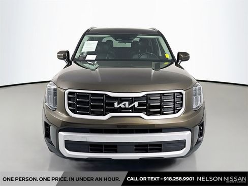 Used 2023 Kia Telluride S FWD image 2
