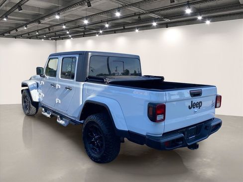 Used 2021 Jeep Gladiator Sport AWD/4WD image 5