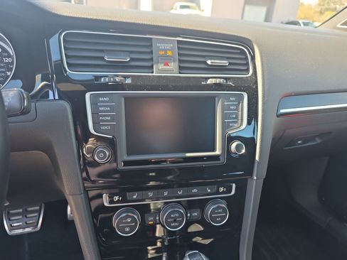 Used 2016 Volkswagen Golf Base image 12