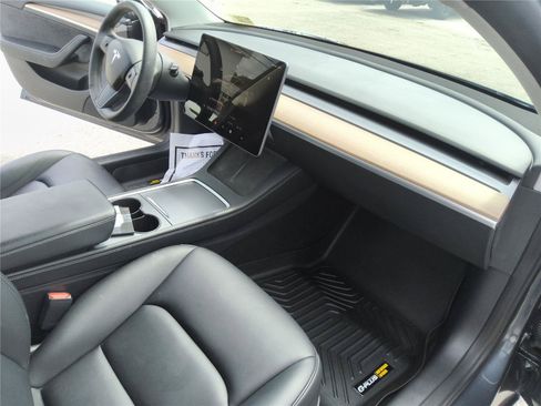 Used 2022 Tesla Model 3 Long Range AWD/4WD image 23