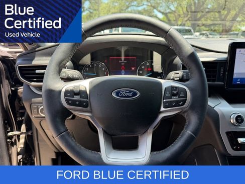 Used 2023 Ford Explorer XLT w/ Equipment Group 202A RWD image 9